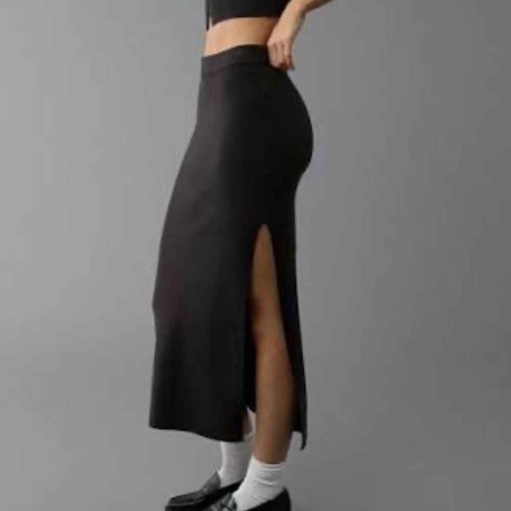 American Eagle Outfitters Brown Ribbed Maxi Skirt